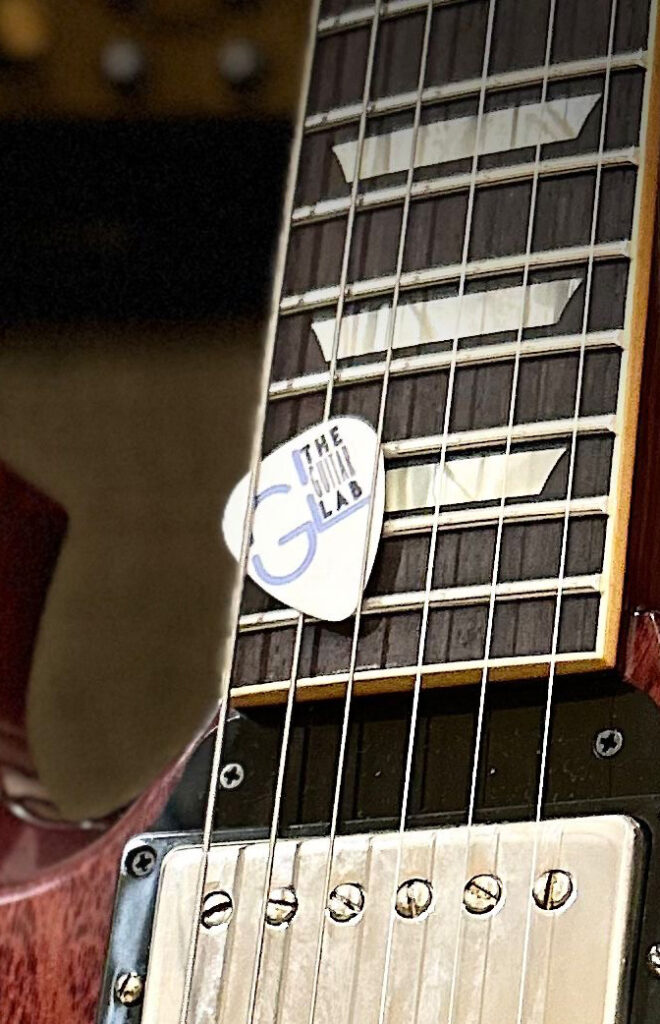 Taller especializado en reparación y ajustes de guitarras eléctricas y acústicas